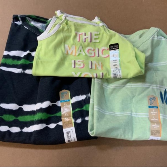 NEW Bulk Lot of 15pcs Mixed Apparel Clothing - Picture 4 of 8